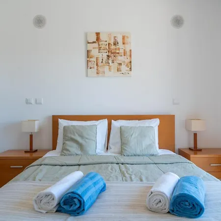 Apartment Ocean View 3 With Pool By Homing Lagos