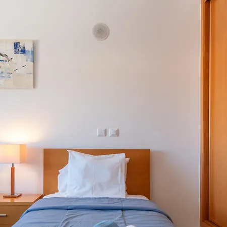 Ocean View 3 With Pool By Homing Apartment