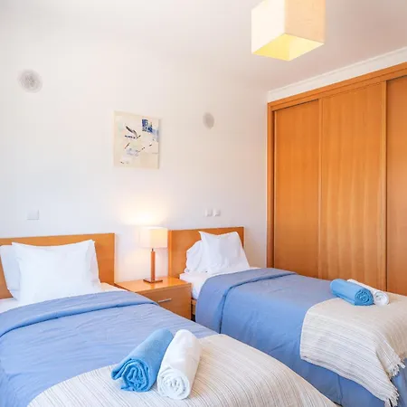 Ocean View 3 With Pool By Homing Apartment