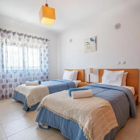 Apartment Ocean View 3 With Pool By Homing *